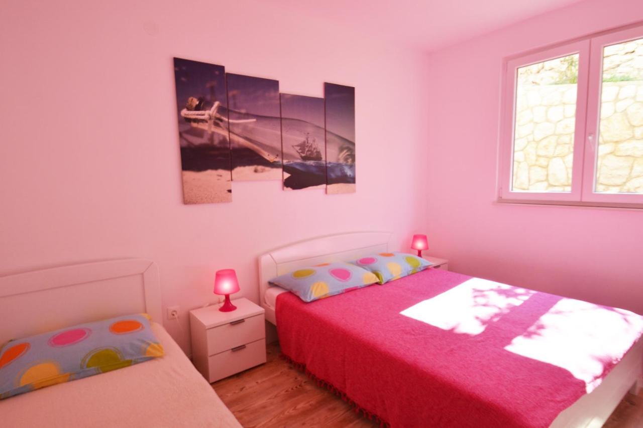 Apartments Barbati Kustići Buitenkant foto