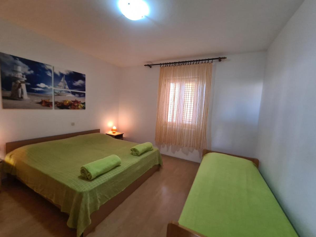 Apartments Barbati Kustići Buitenkant foto