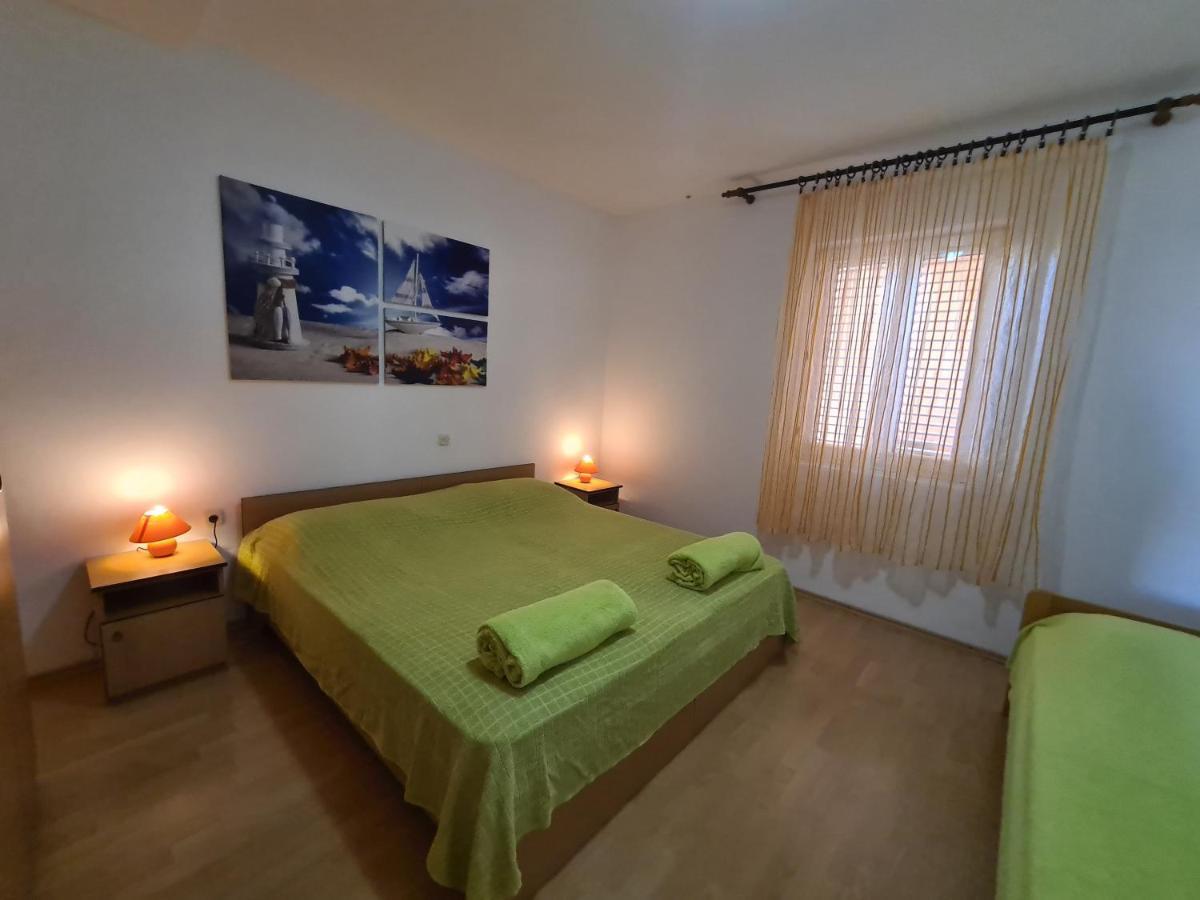 Apartments Barbati Kustići Buitenkant foto