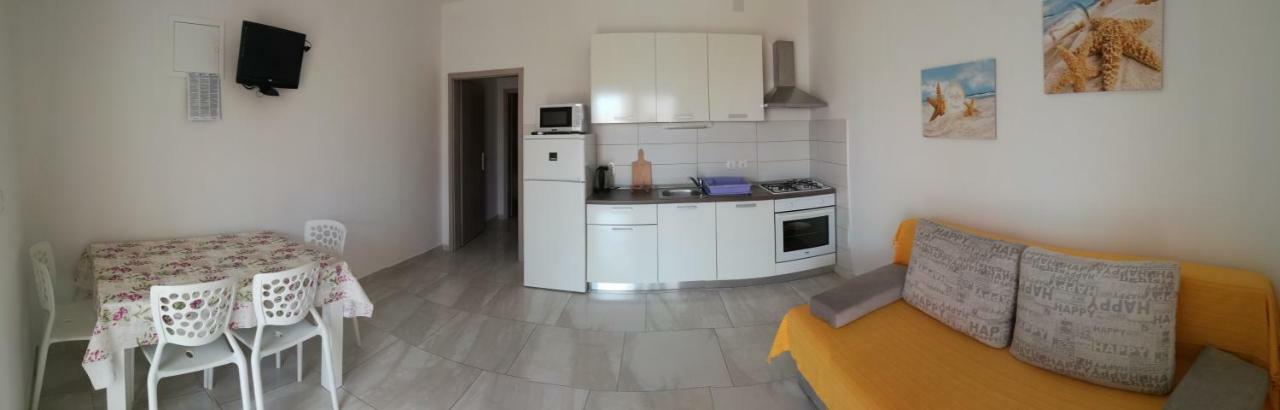 Apartments Barbati Kustići Buitenkant foto