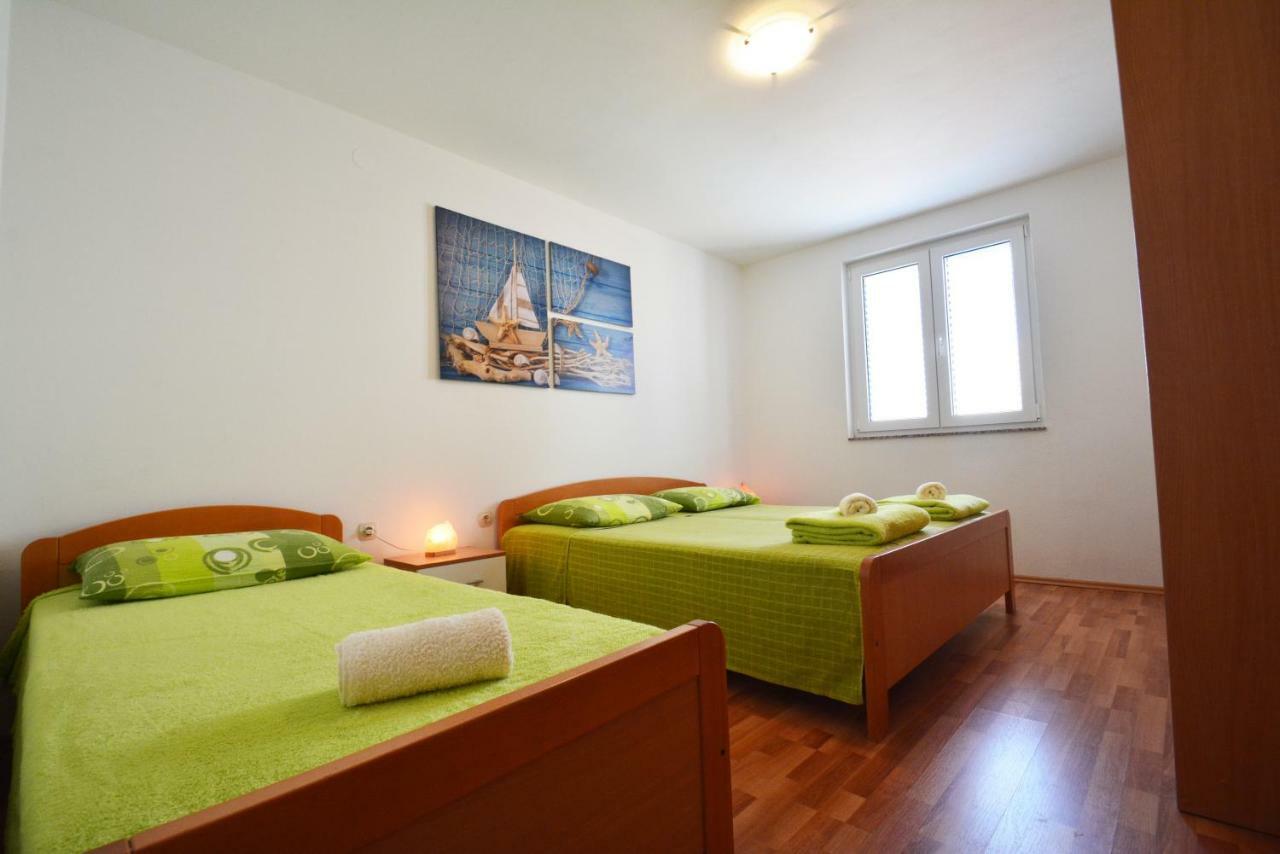 Apartments Barbati Kustići Buitenkant foto