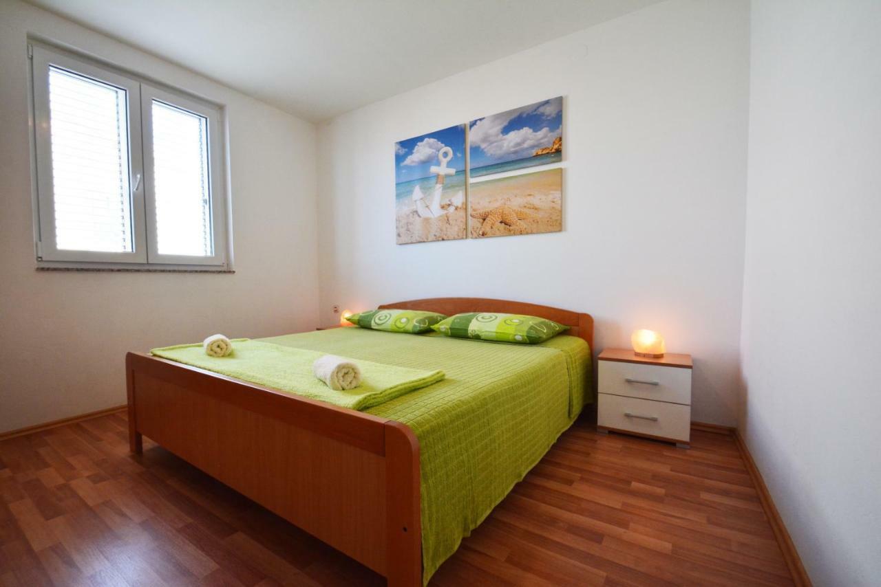 Apartments Barbati Kustići Buitenkant foto