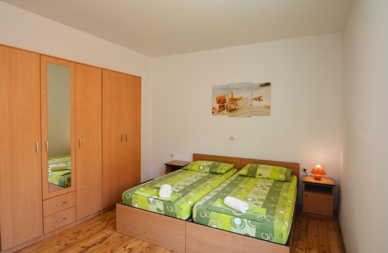 Apartments Barbati Kustići Buitenkant foto